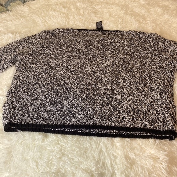 NORTON MCNAUGHTON LOOSE KNIT BLACK and WHITE CREW NECK SWEATER Size L GUC - Picture 9 of 9